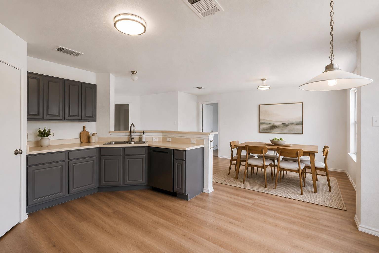 211 Phillips ST, Hutto, TX 78634
