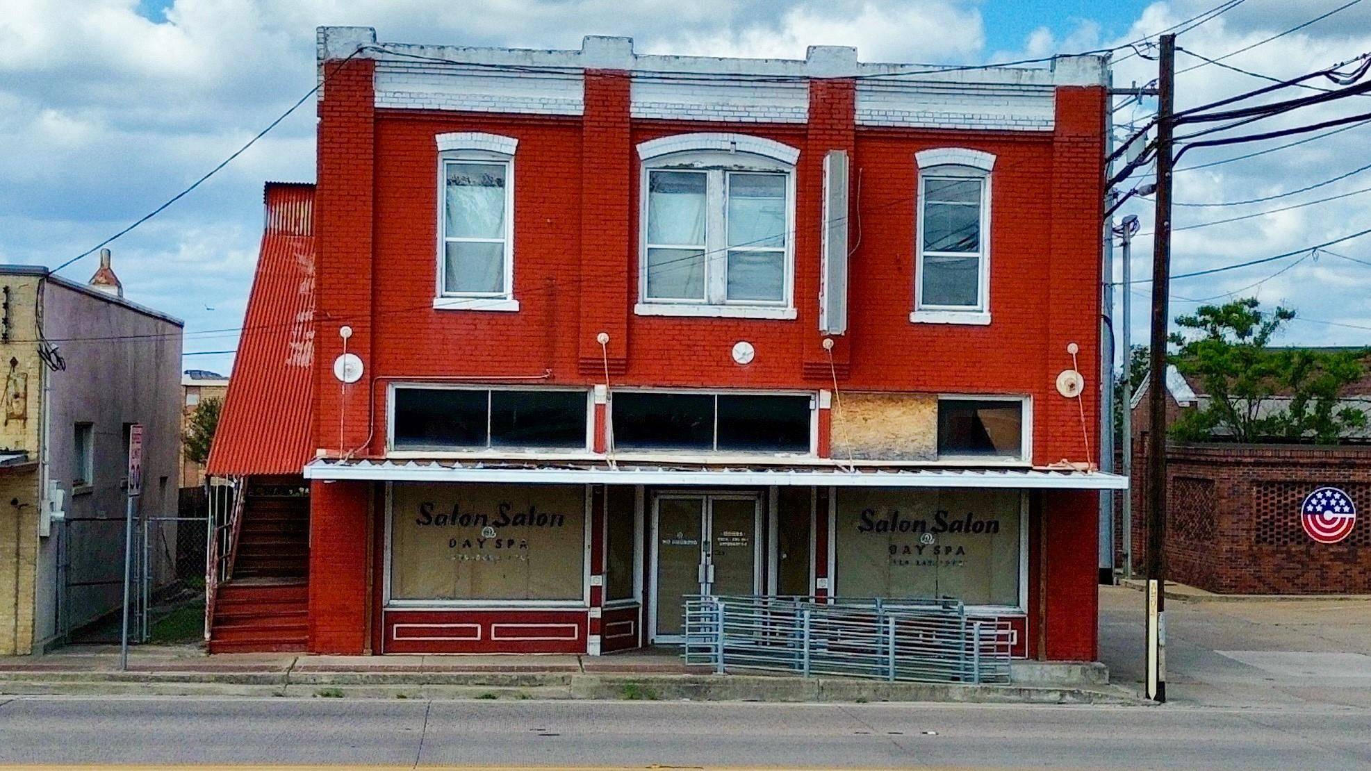 161 S. Main ST, Giddings, TX 78942