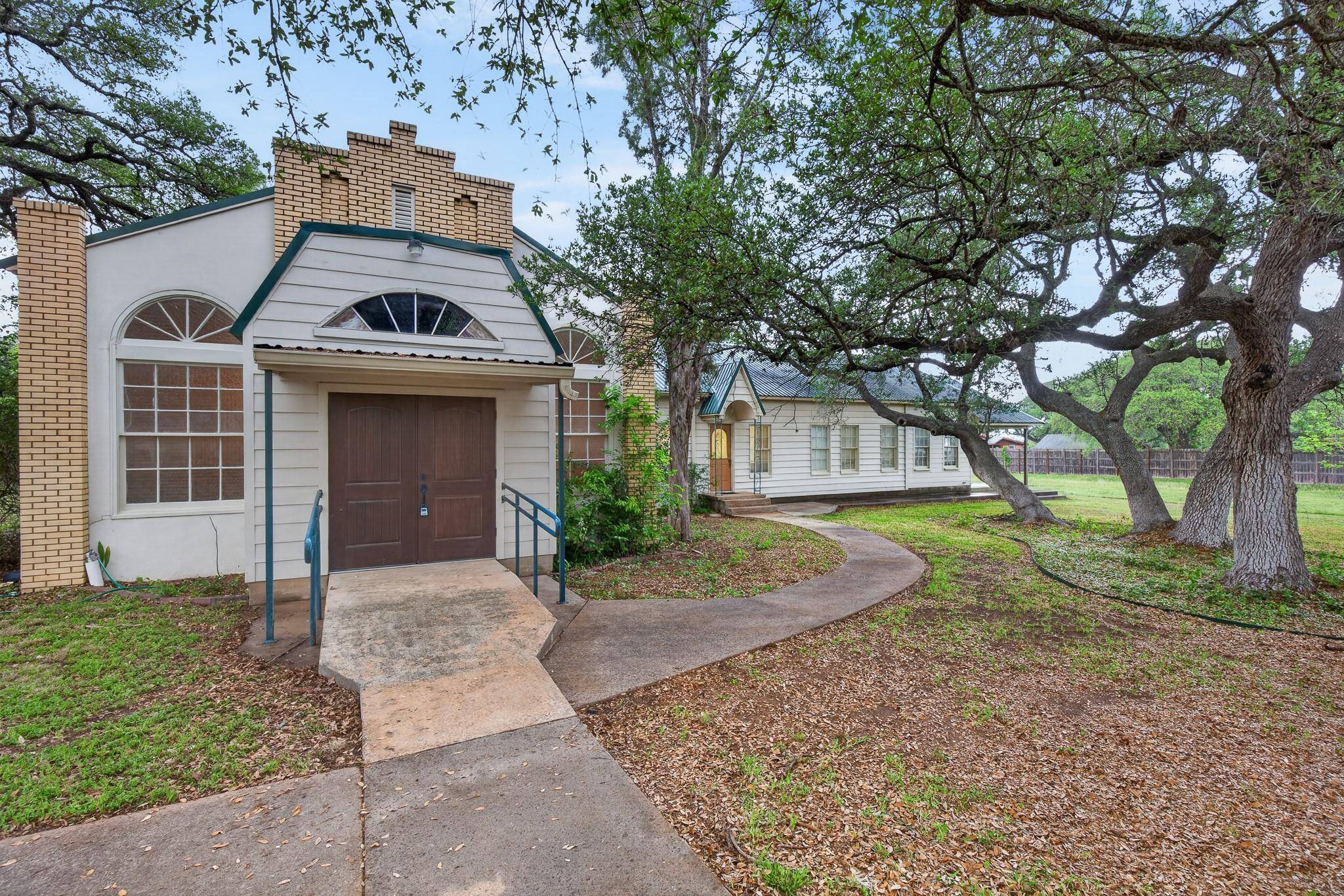 410 N West, Bertram, TX 78605