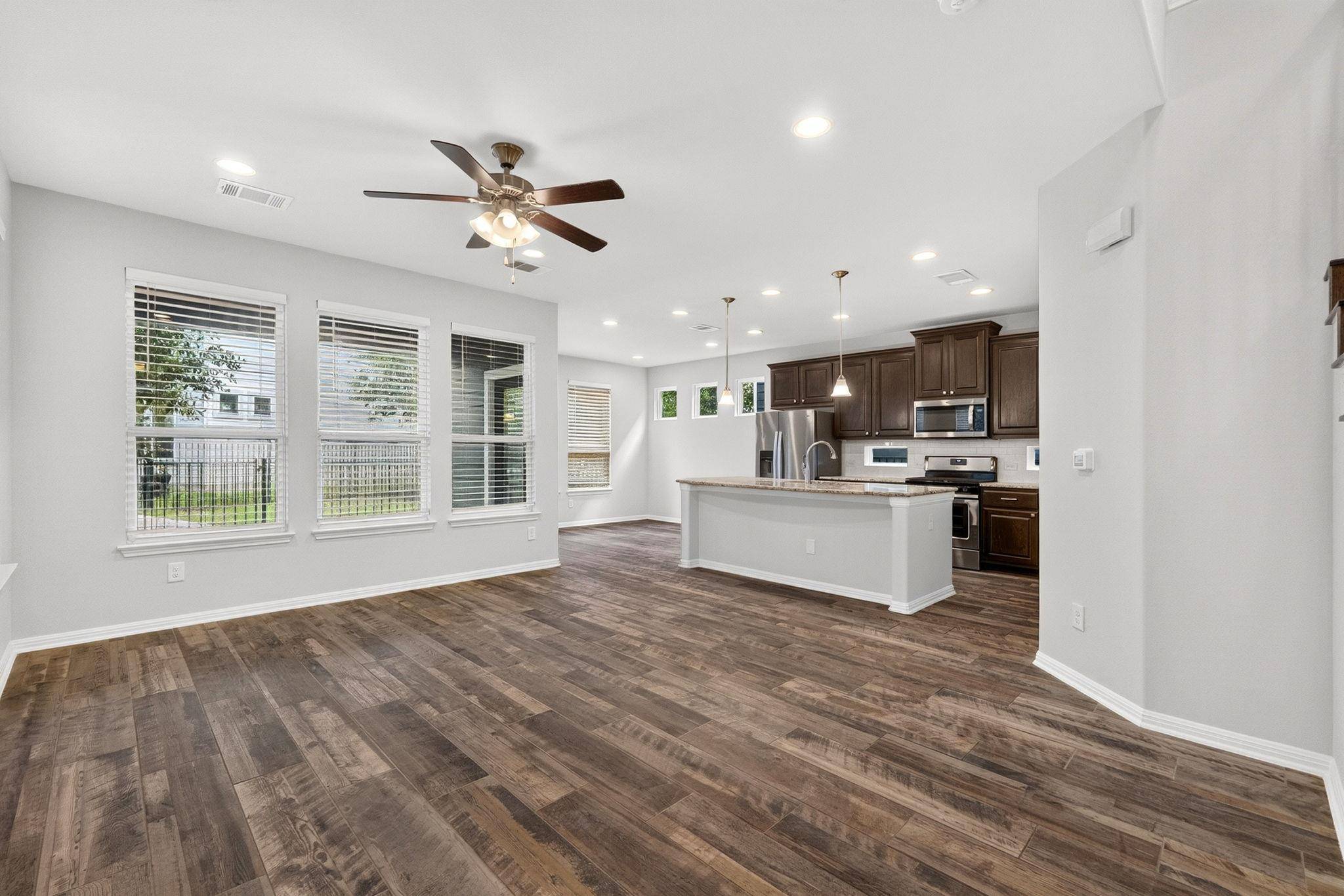 240 Simon, Kyle, TX 78640