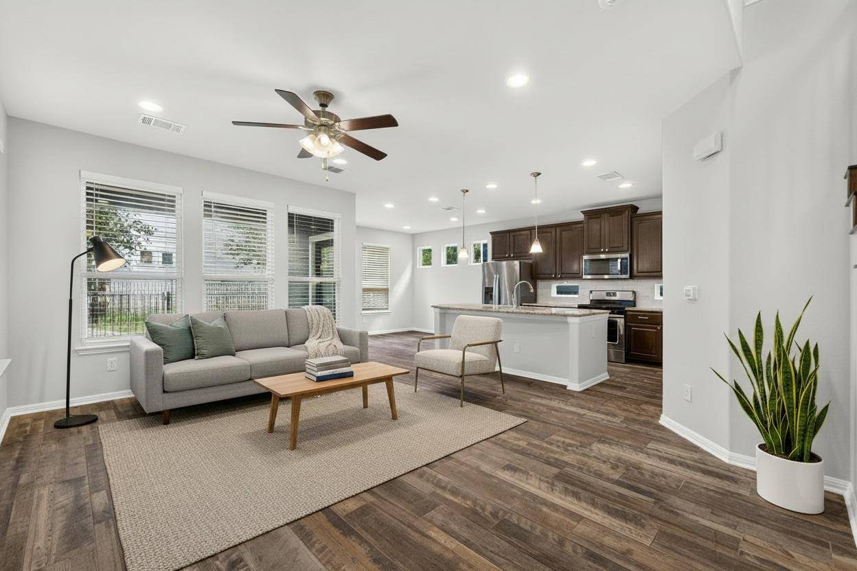 240 Simon, Kyle, TX 78640