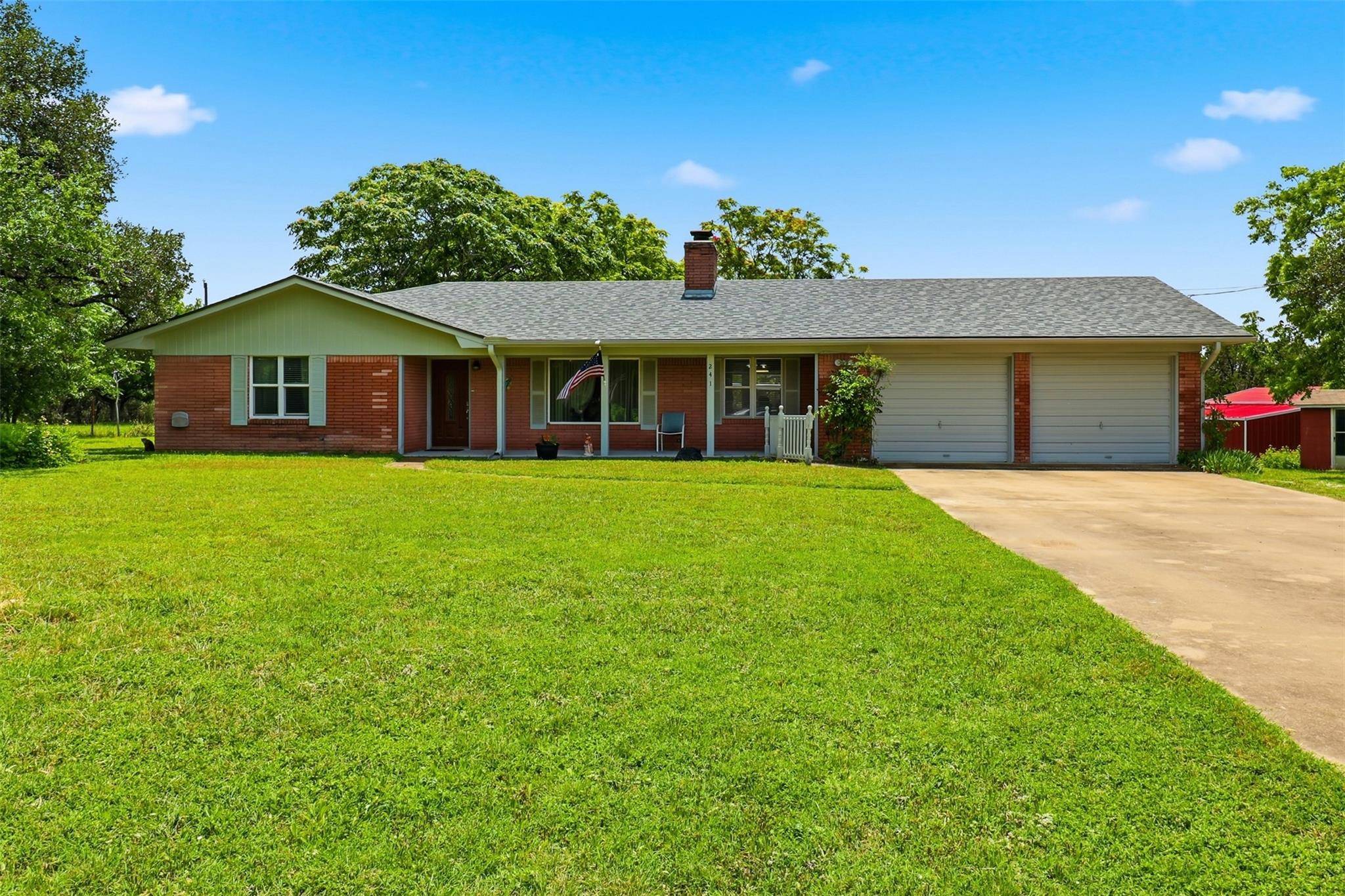 241 Hilltop DR, Burnet, TX 78611