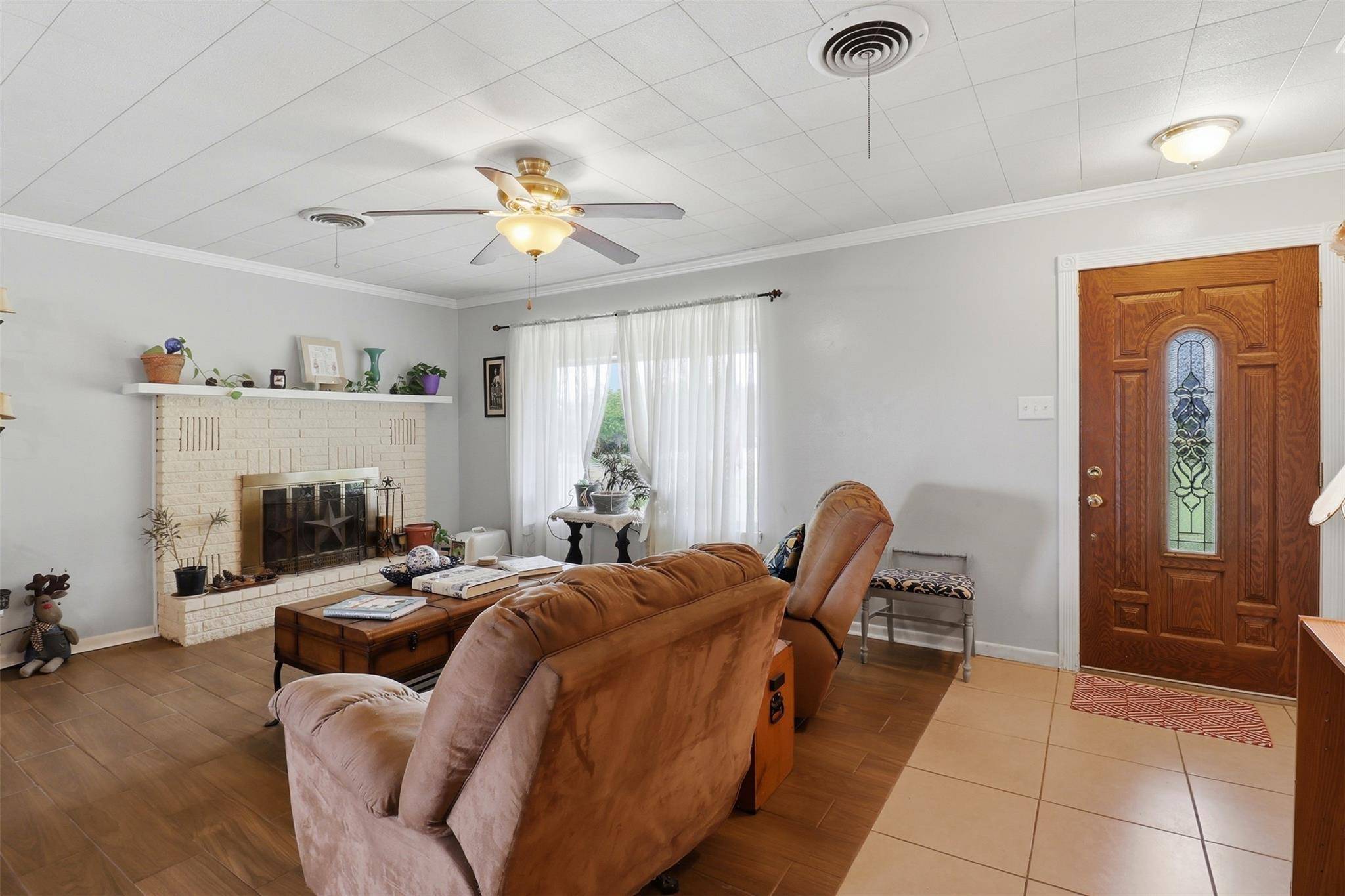 241 Hilltop DR, Burnet, TX 78611