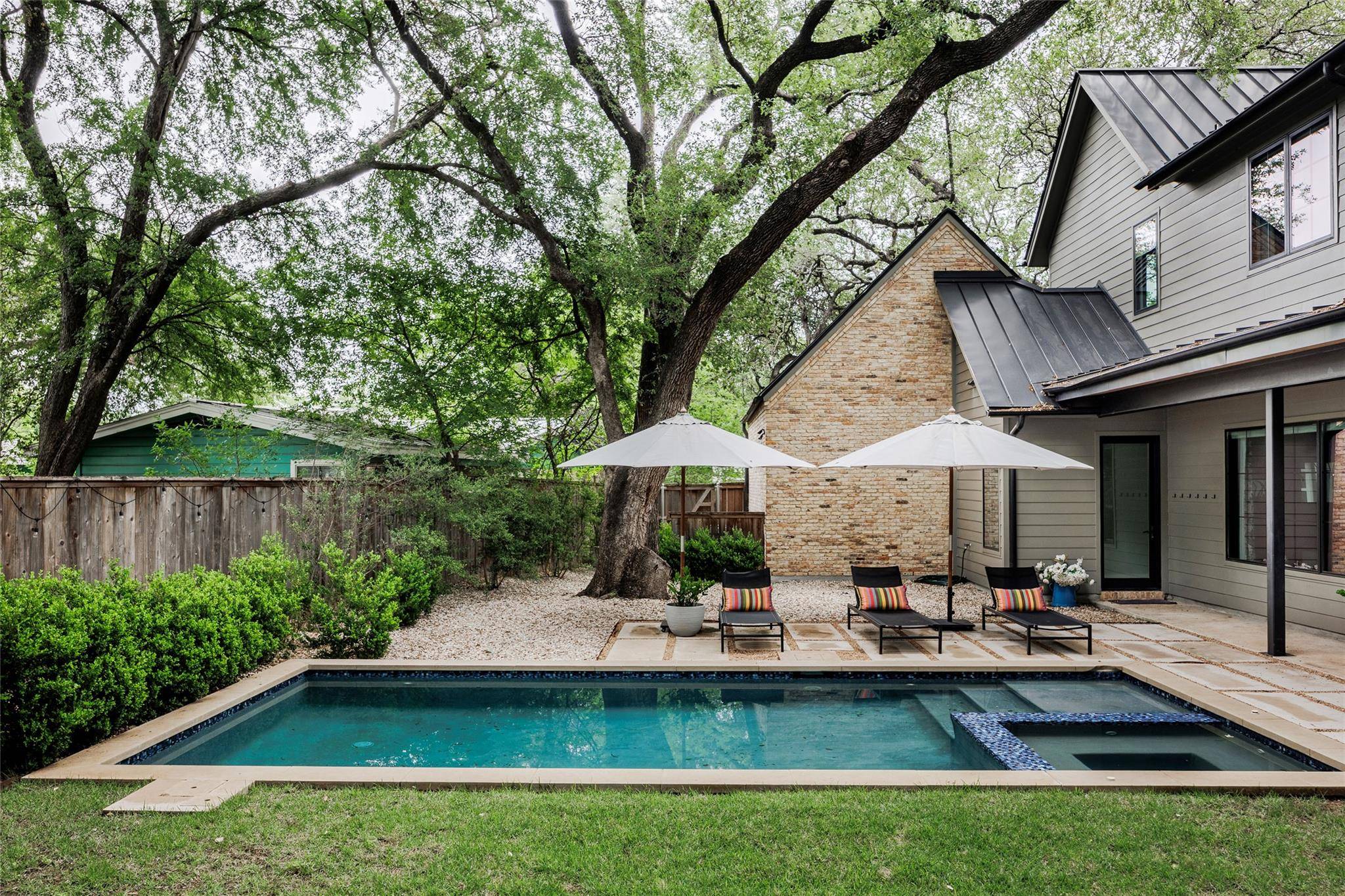 2311 Westoak DR, Austin, TX 78704