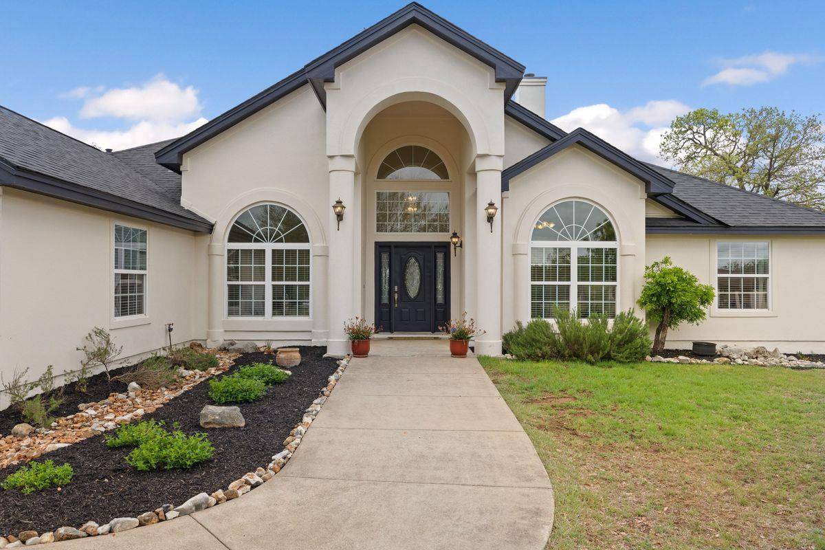 744 W Bartlett DR, Buda, TX 78610