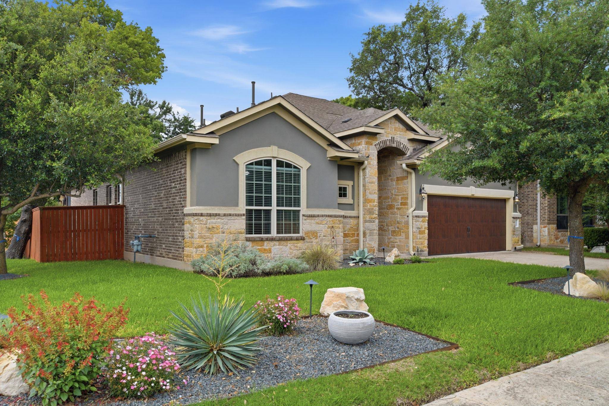 3901 Sansome LN, Round Rock, TX 78681