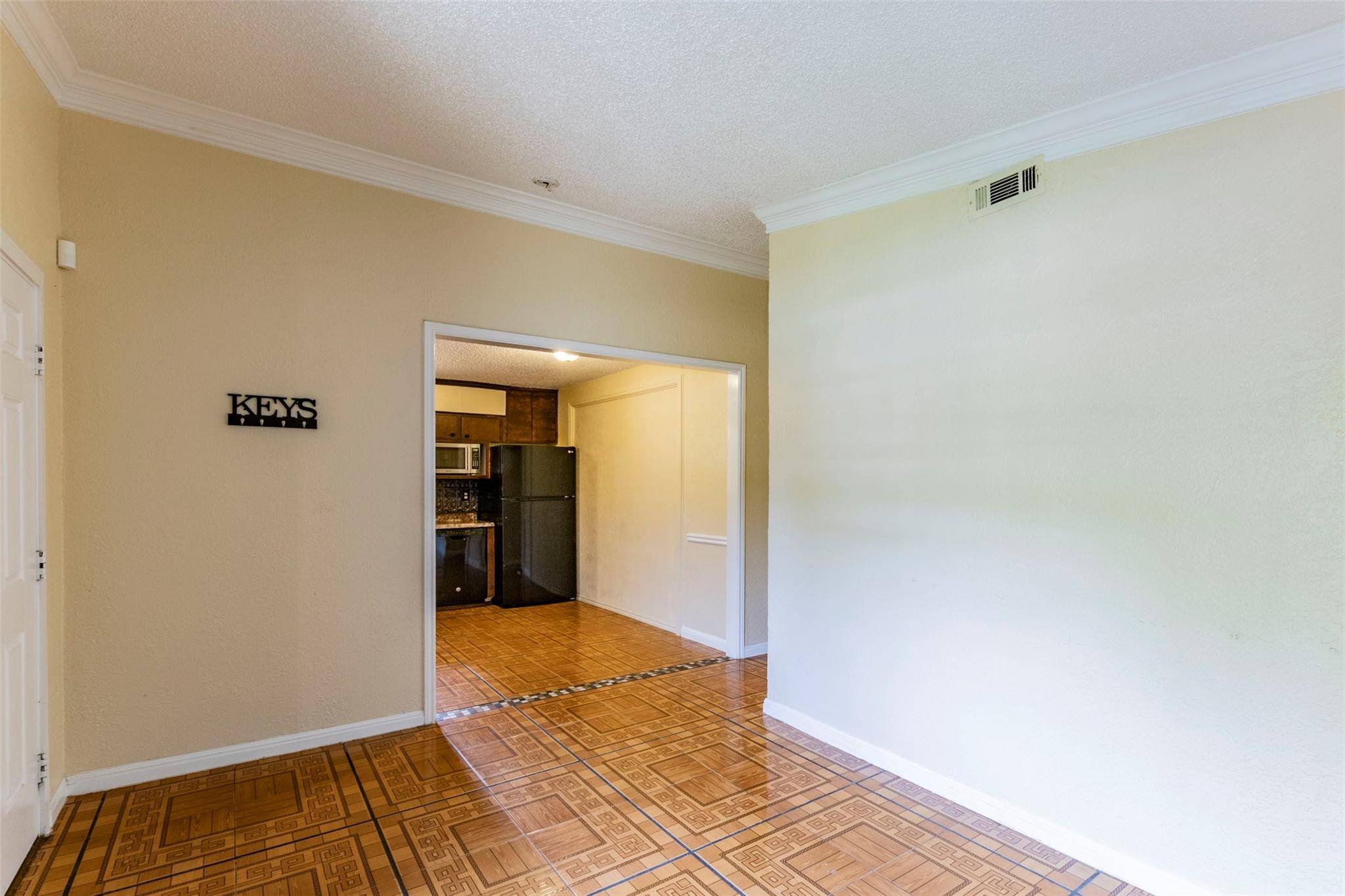 2520 BITTER CREEK DR, Austin, TX 78744