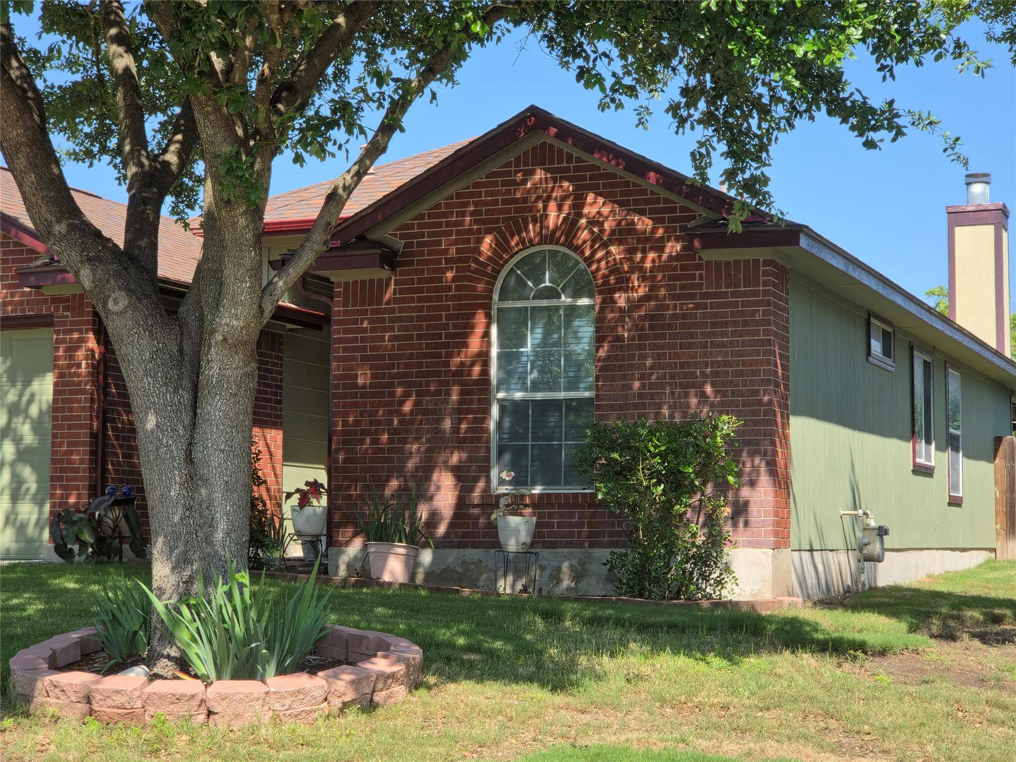 226 Lakemont DR, Hutto, TX 78634