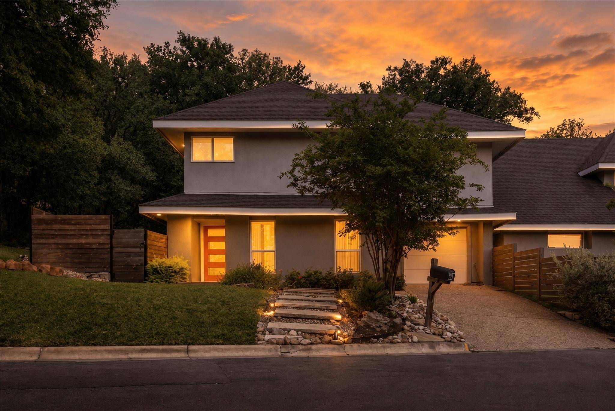 2101 Airole WAY #A, Austin, TX 78704