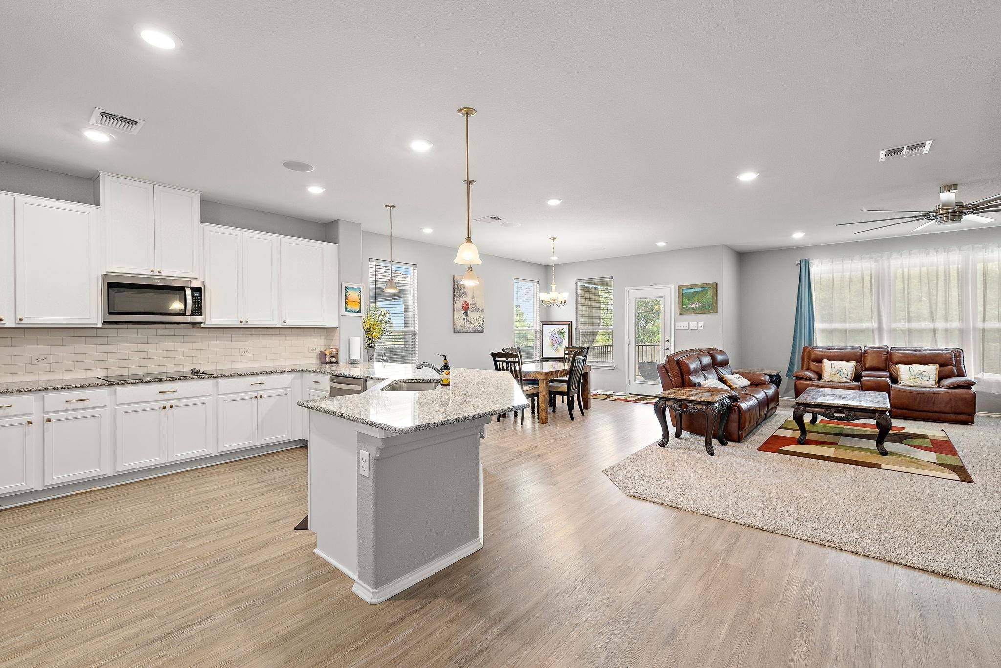 14004 Lyndon B Johnson ST, Manor, TX 78653