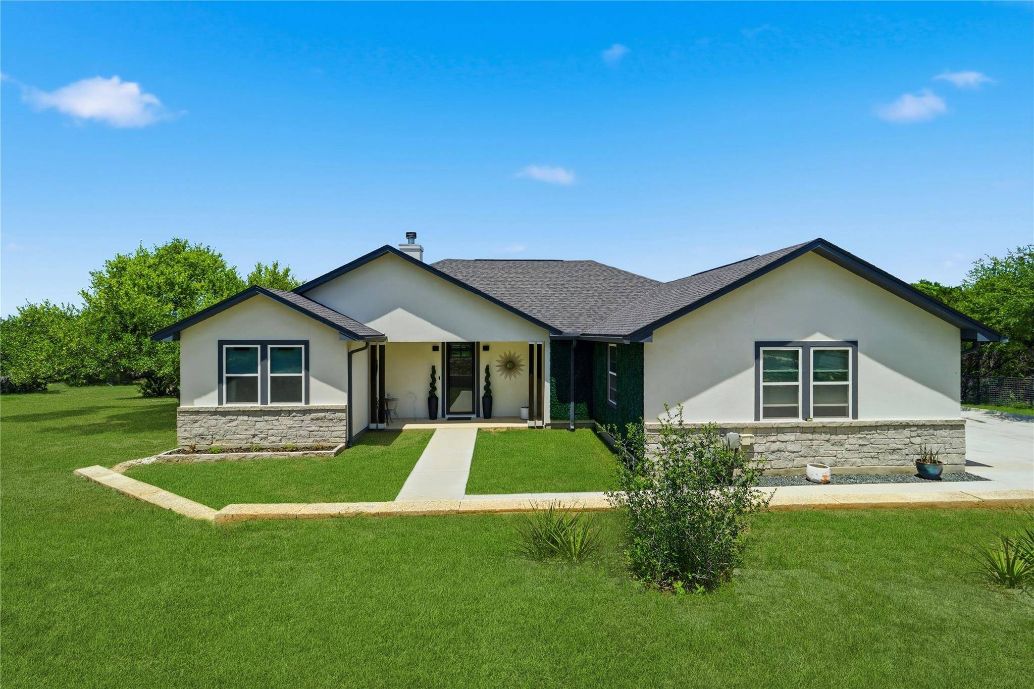 624 JUNIPER CT, Fischer, TX 78623