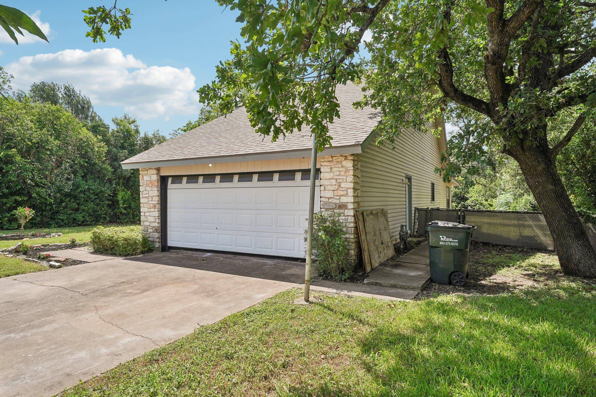 1100 Riverbend DR, Georgetown, TX 78628