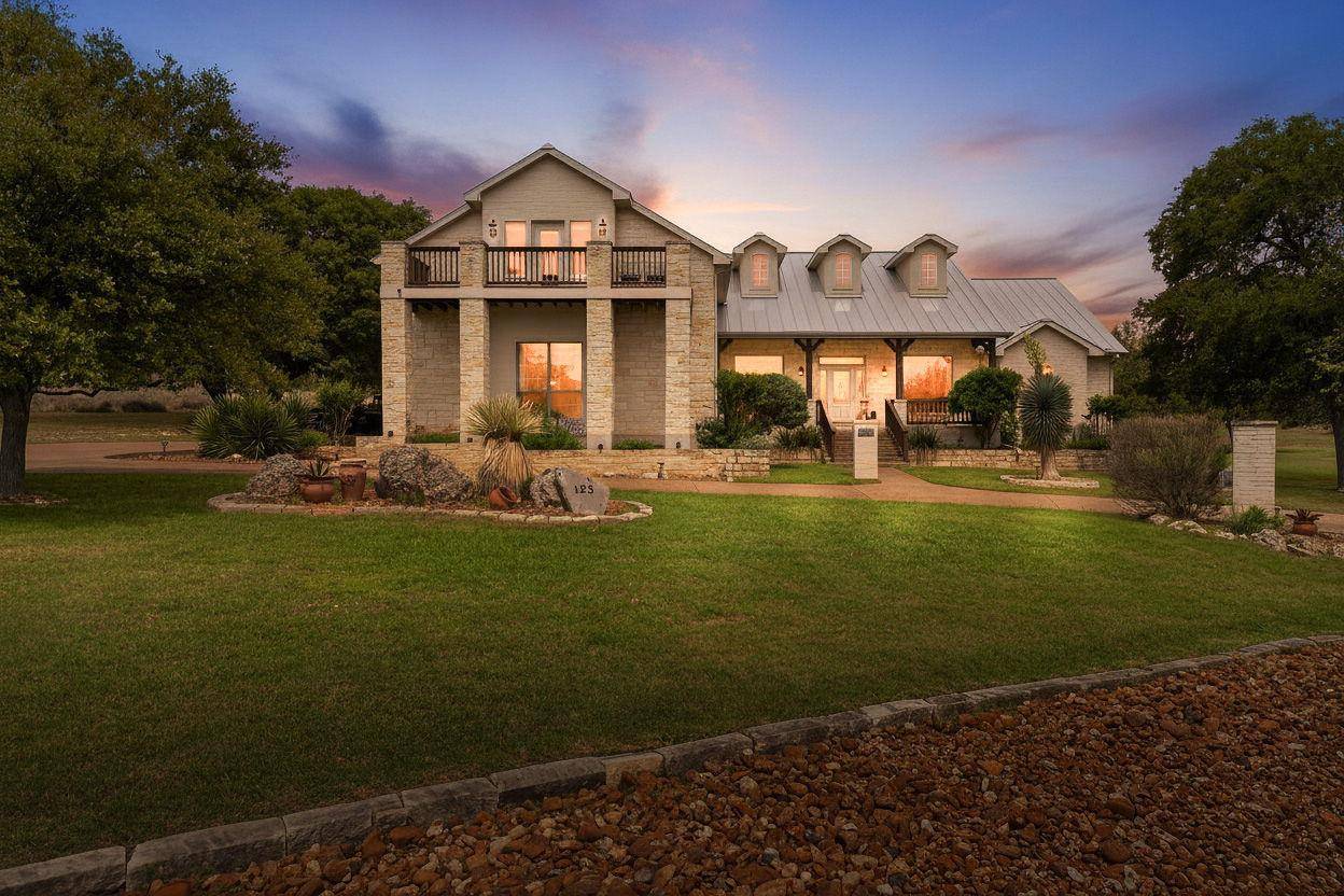 123 GROSBEAK DR, Spring Branch, TX 78070