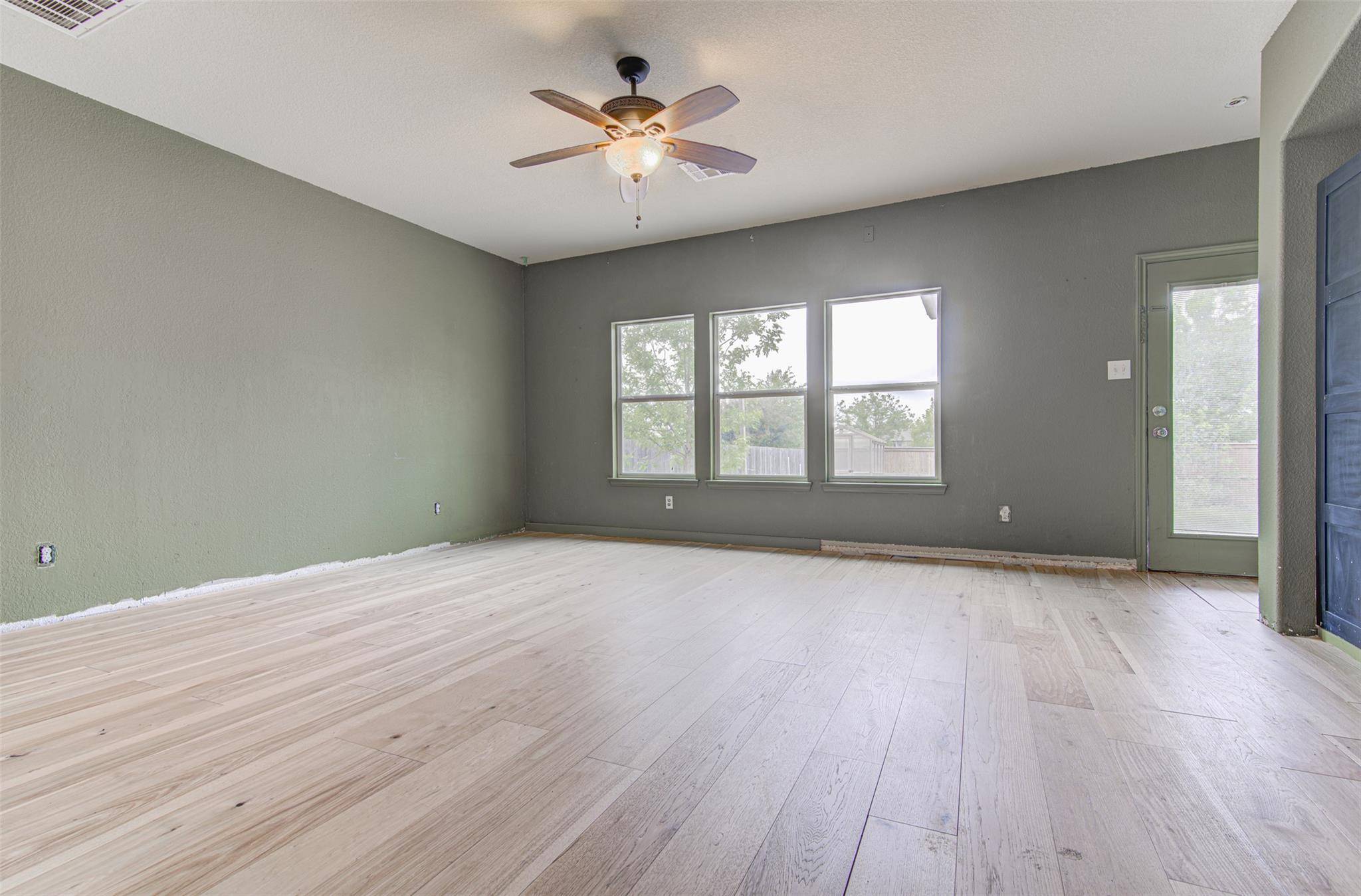 4525 Dennis LN, Pflugerville, TX 78660