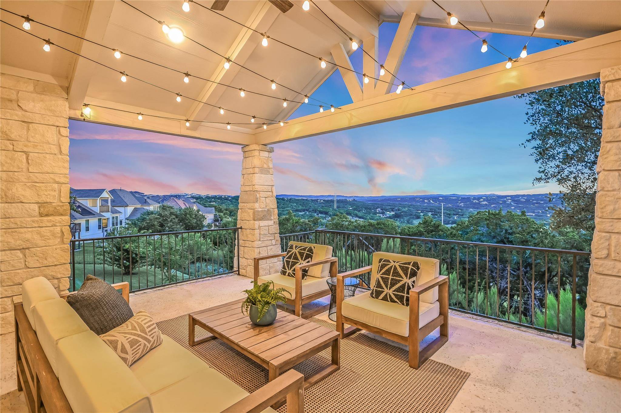 2610 Sunset Vista CIR #16, Spicewood, TX 78669
