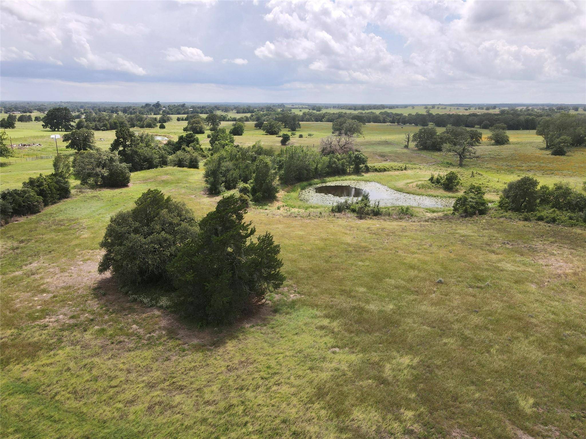 2654 County Road 329, Lincoln, TX 78948