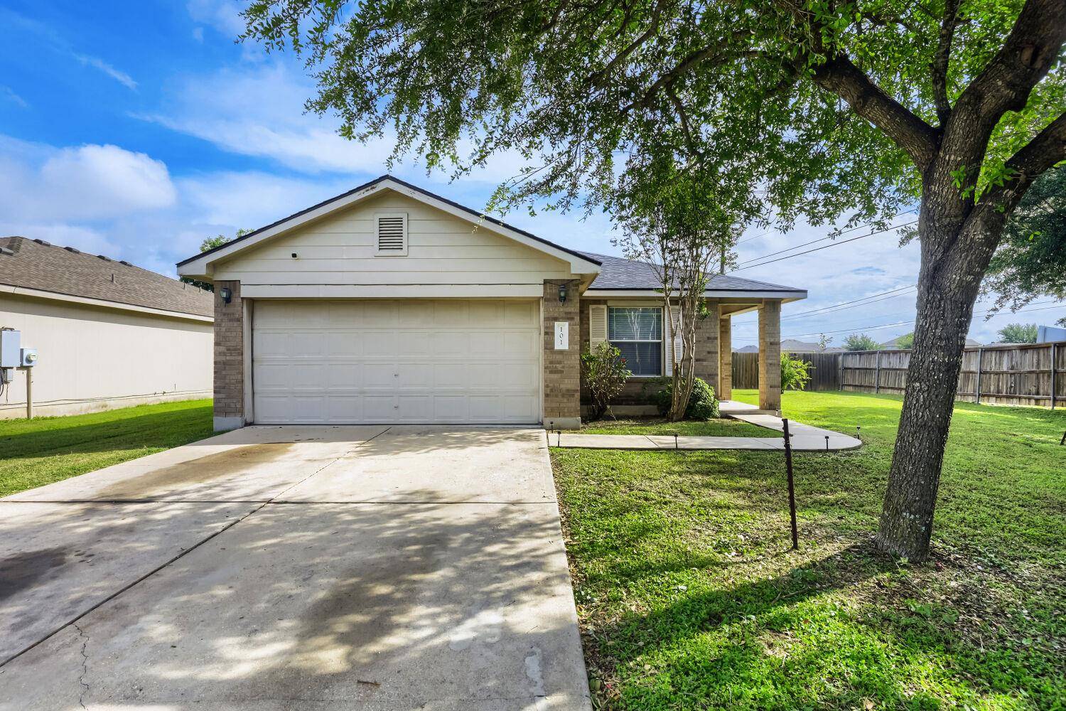 101 Adamae LN, Hutto, TX 78634