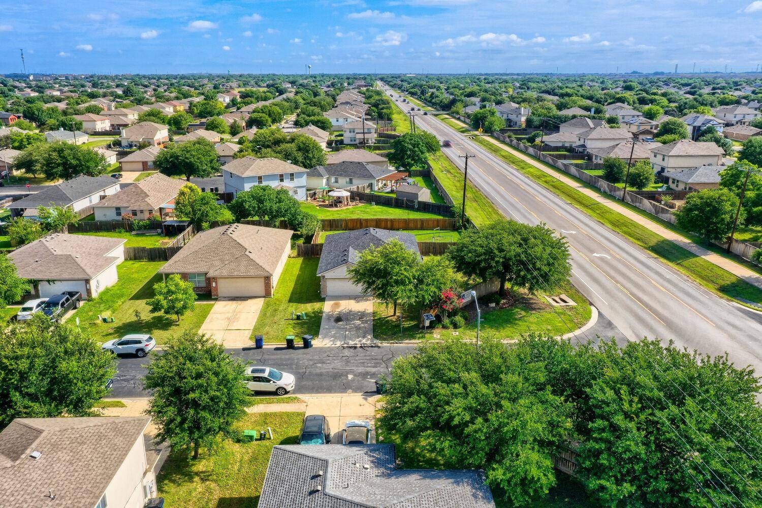 101 Adamae LN, Hutto, TX 78634