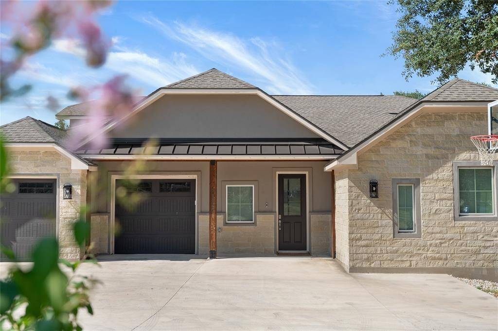 21203 Kiowa CV, Lago Vista, TX 78645