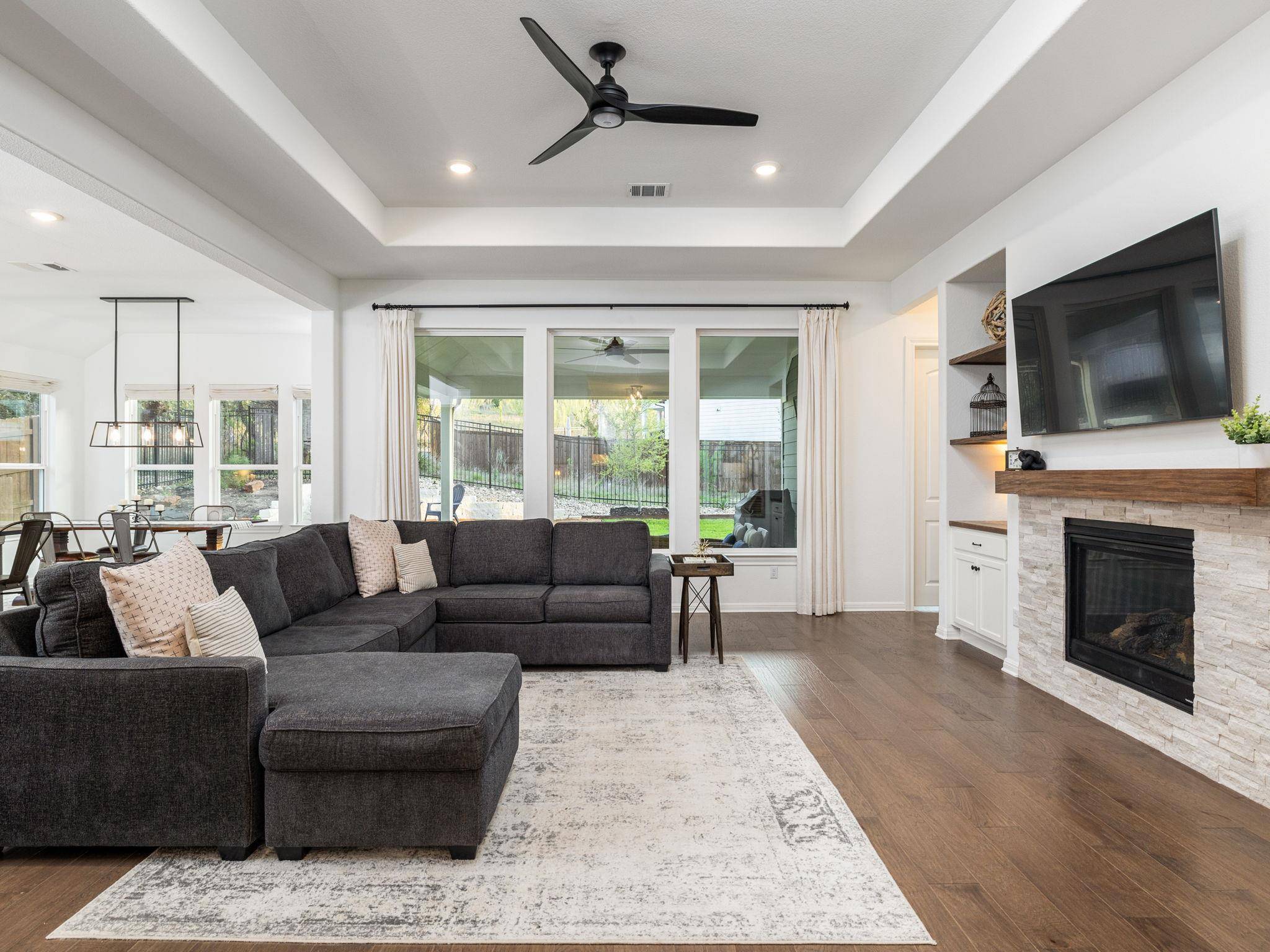 1491 Hazy Hills LOOP, Dripping Springs, TX 78620