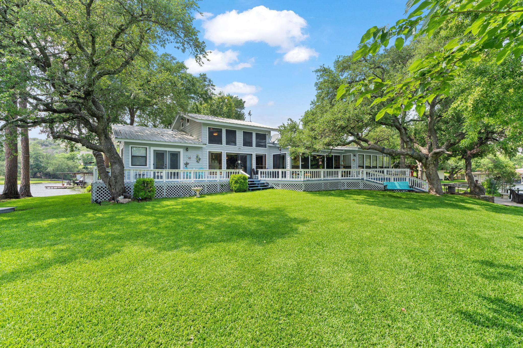 327 Mountain View DR, Sunrise Beach, TX 78643