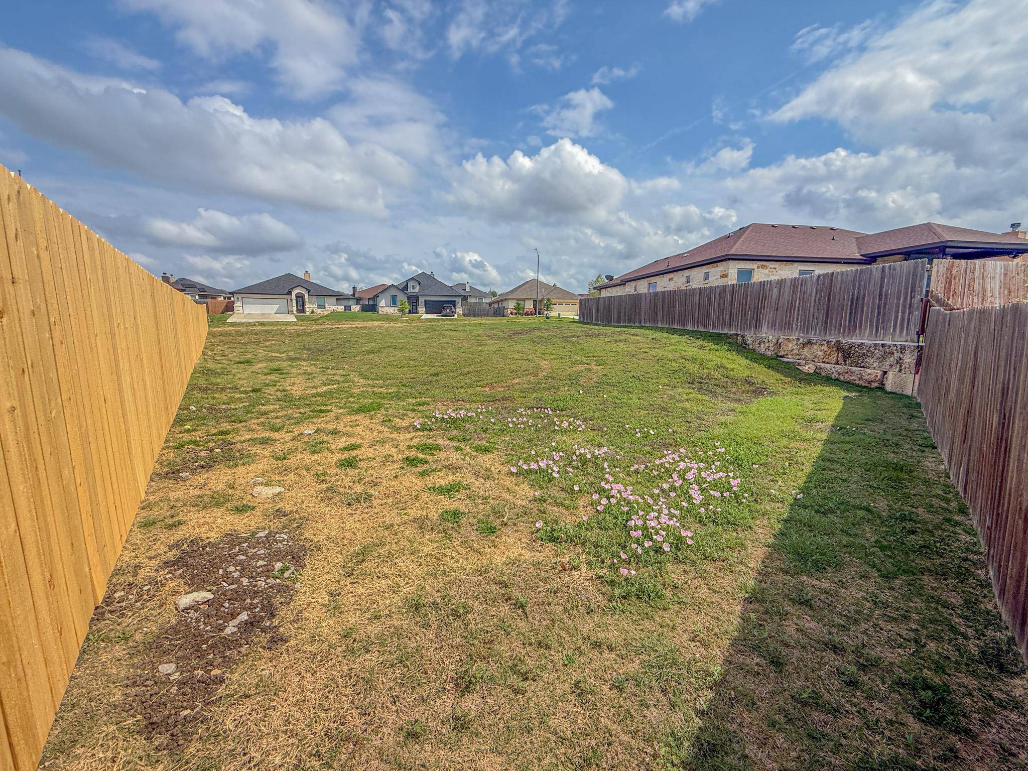 169 Greg LN, Jarrell, TX 76537