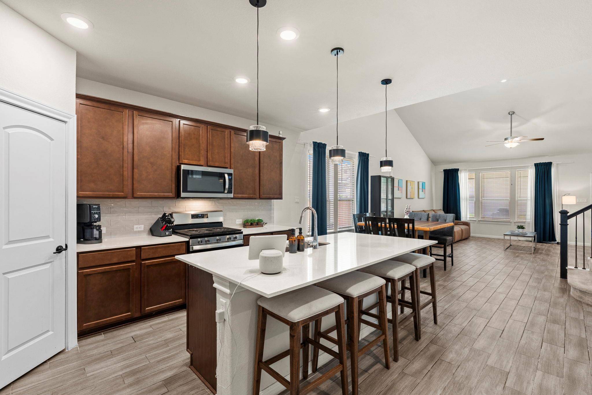 548 Purple Heart DR, Buda, TX 78610