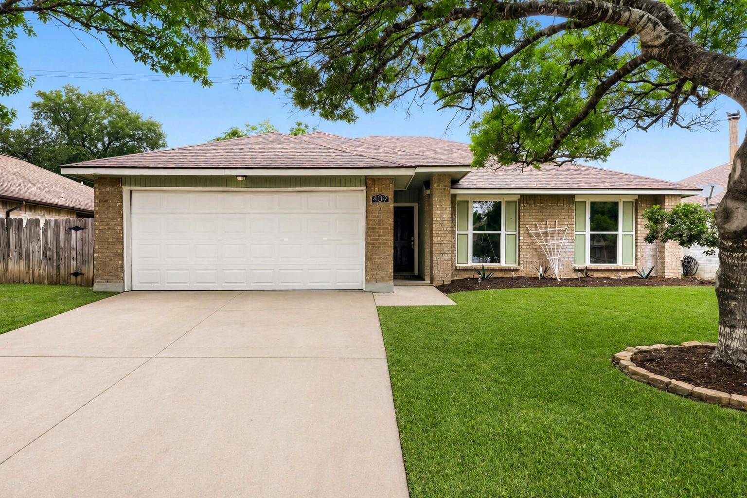 409 Kathleen LN, Leander, TX 78641