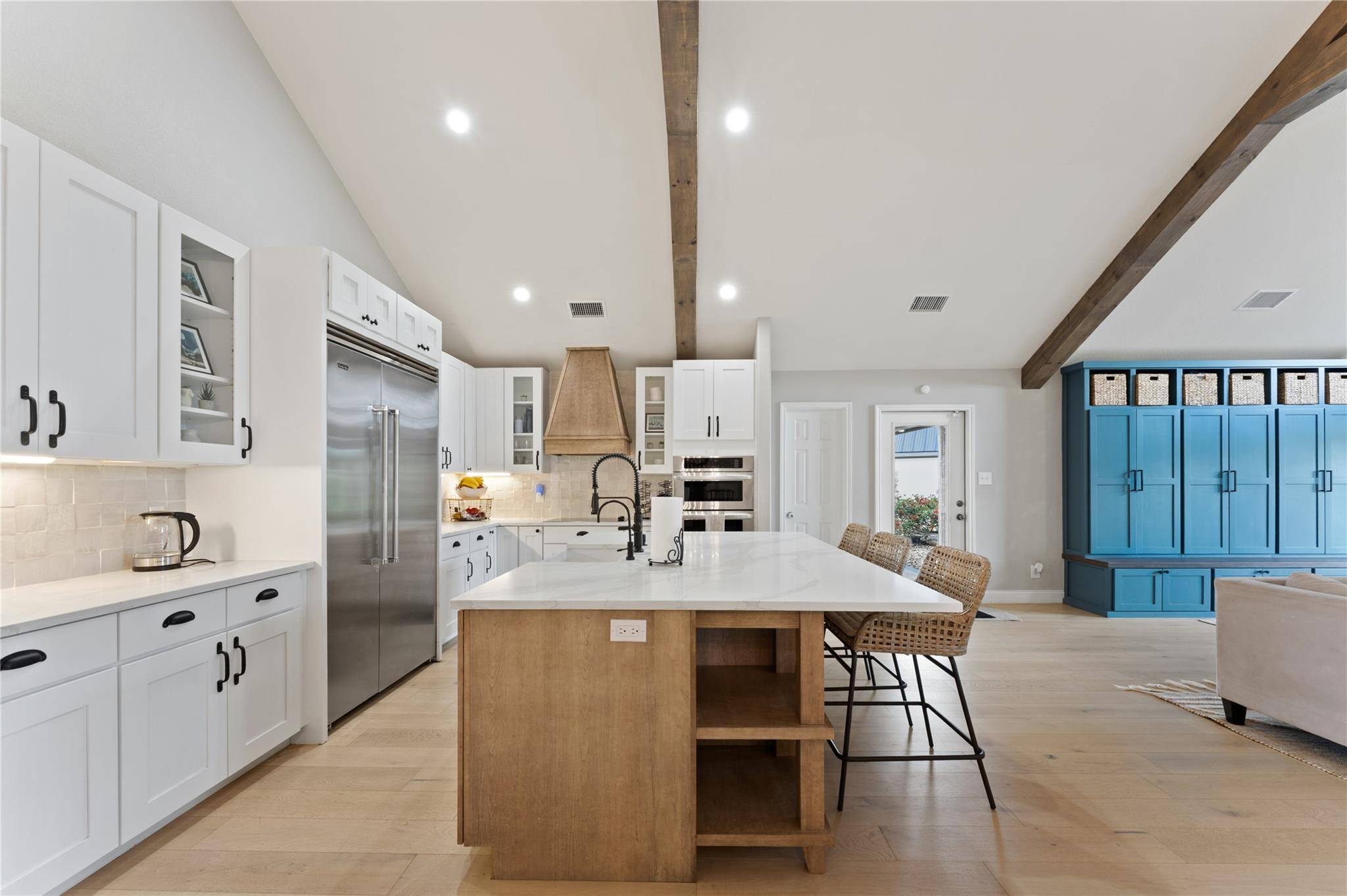294 Hidden Creek DR, Dripping Springs, TX 78620