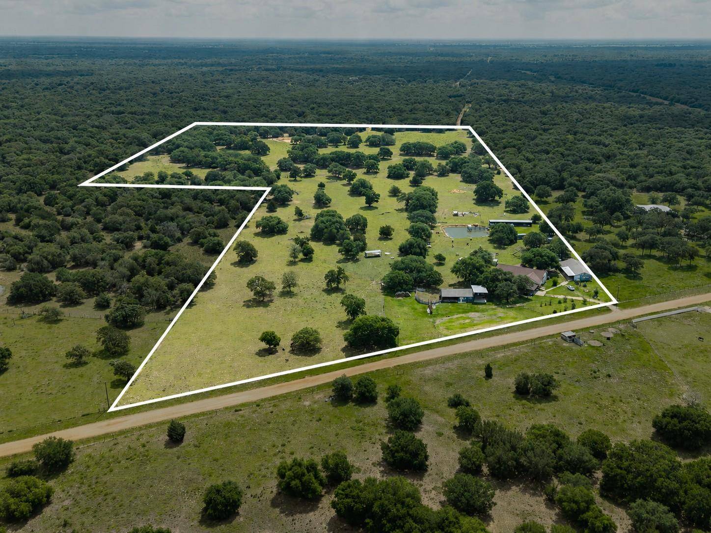 1009 Private Road 1024, Hallettsville, TX 77964