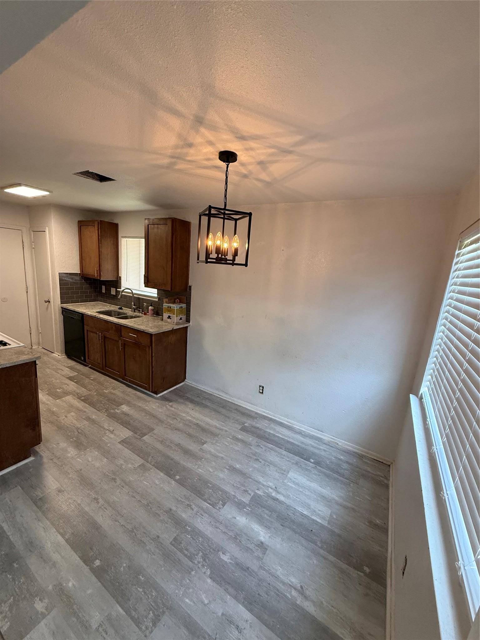 1100 E Logan ST, Round Rock, TX 78664