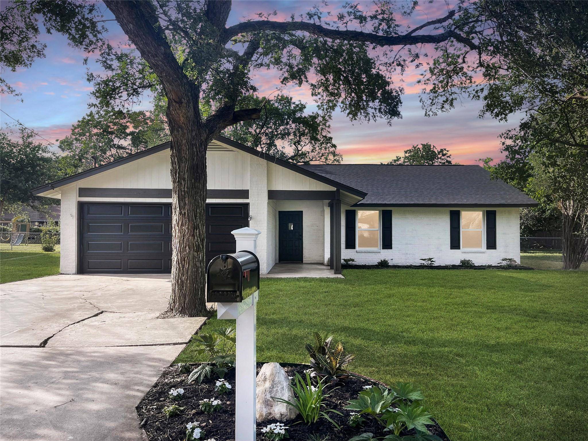 313 Golden Oaks DR, Georgetown, TX 78628