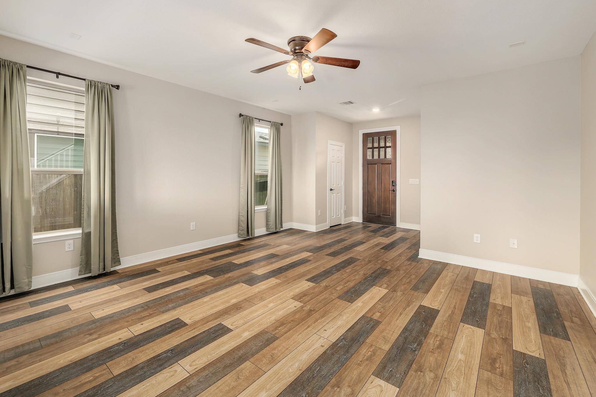 6212 Conestoga Wagon WAY, Del Valle, TX 78617