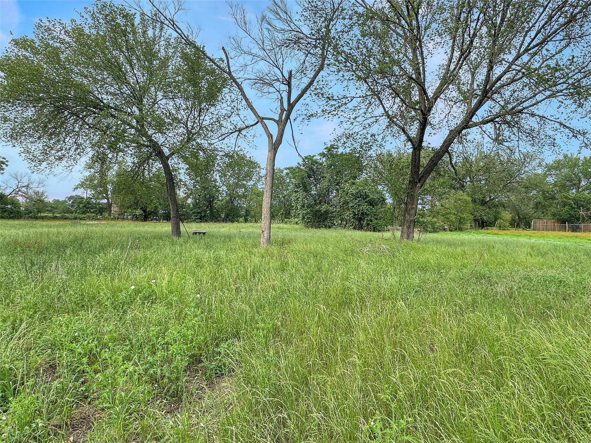 1314 Farm ST, Bastrop, TX 78602