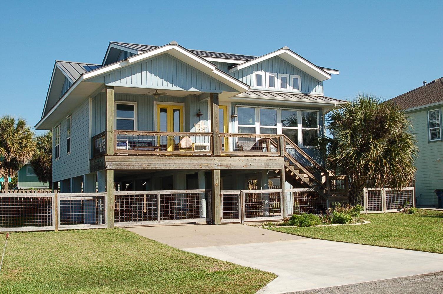 1 Jamaica DR, Rockport, TX 78382