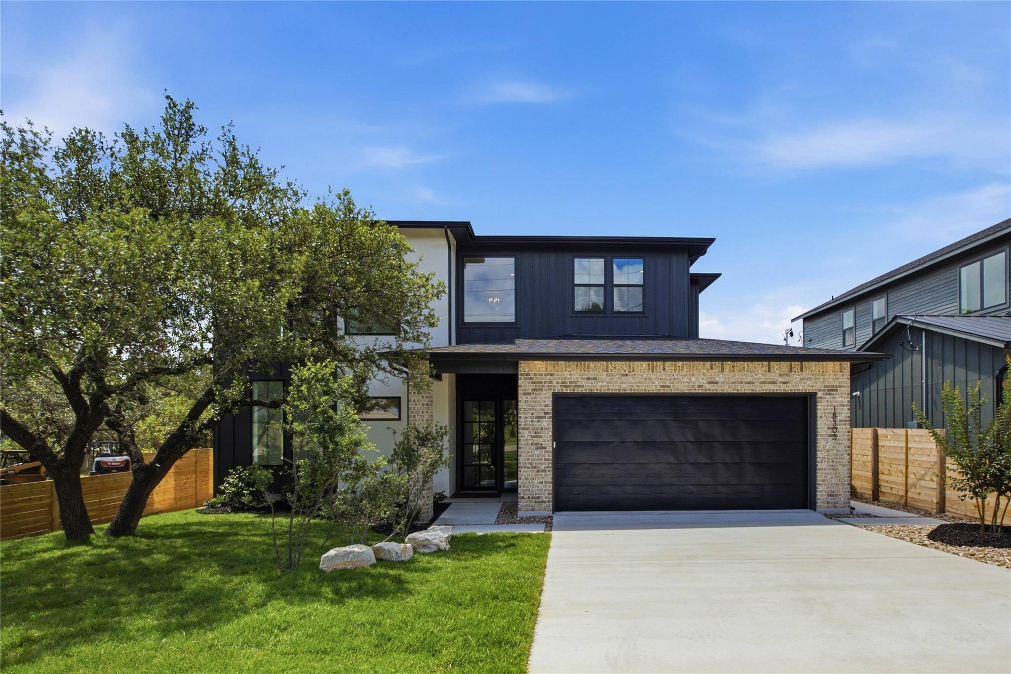 18303 Lake Oaks DR, Jonestown, TX 78645