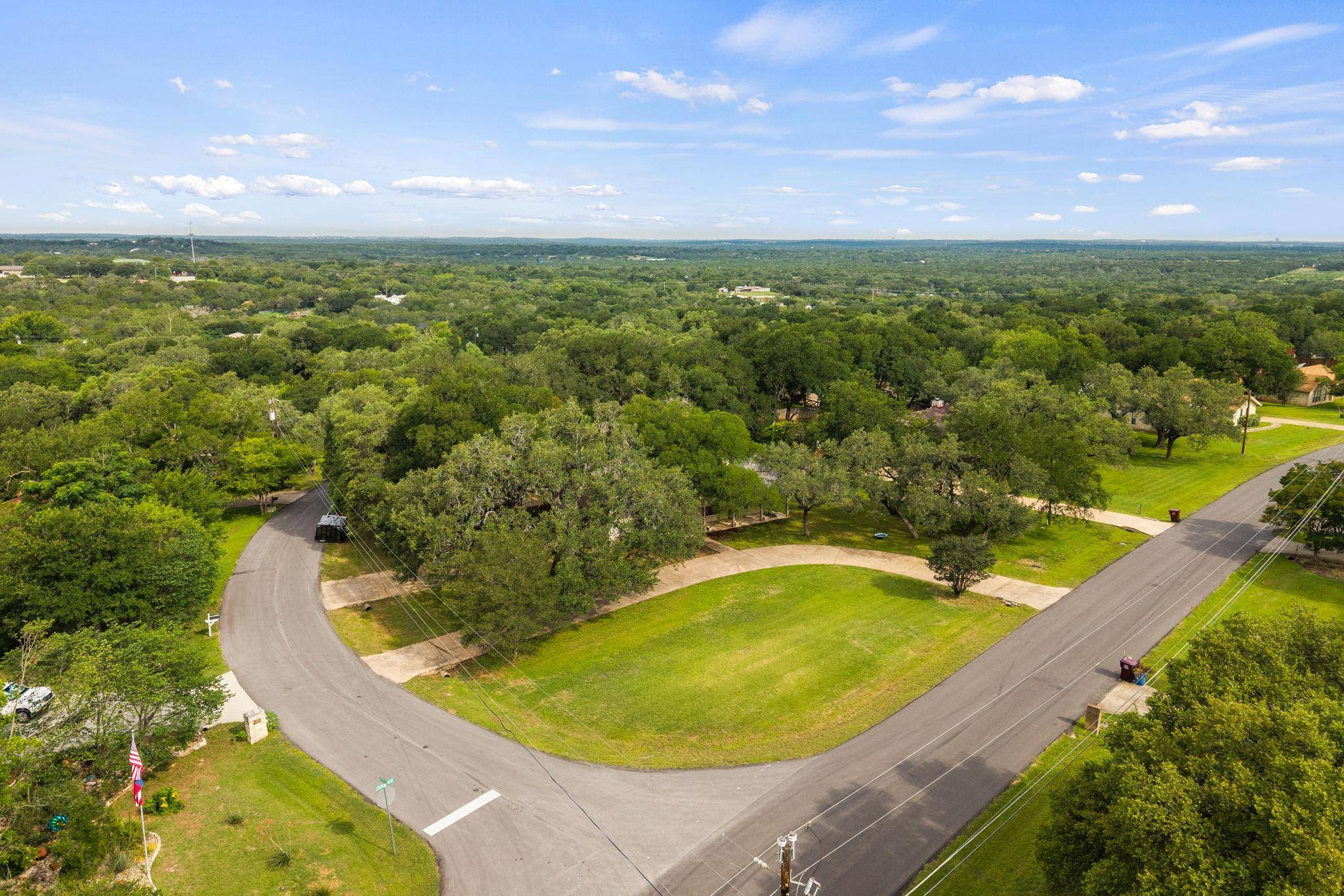 210 Waxwing DR, Buda, TX 78610