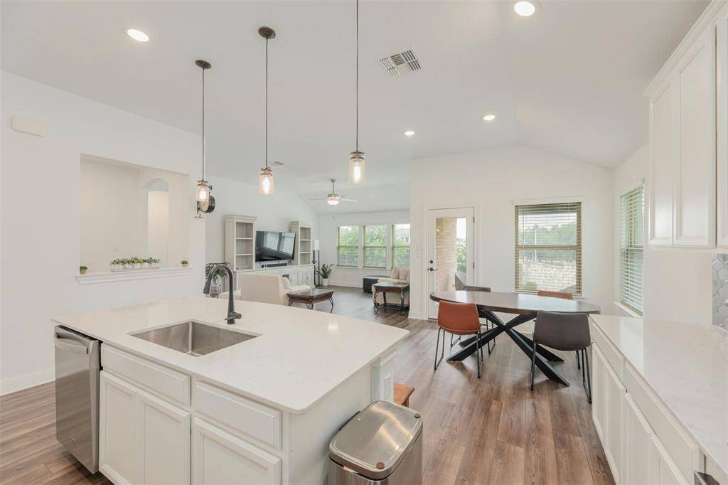 1808 Donetto DR, Leander, TX 78641