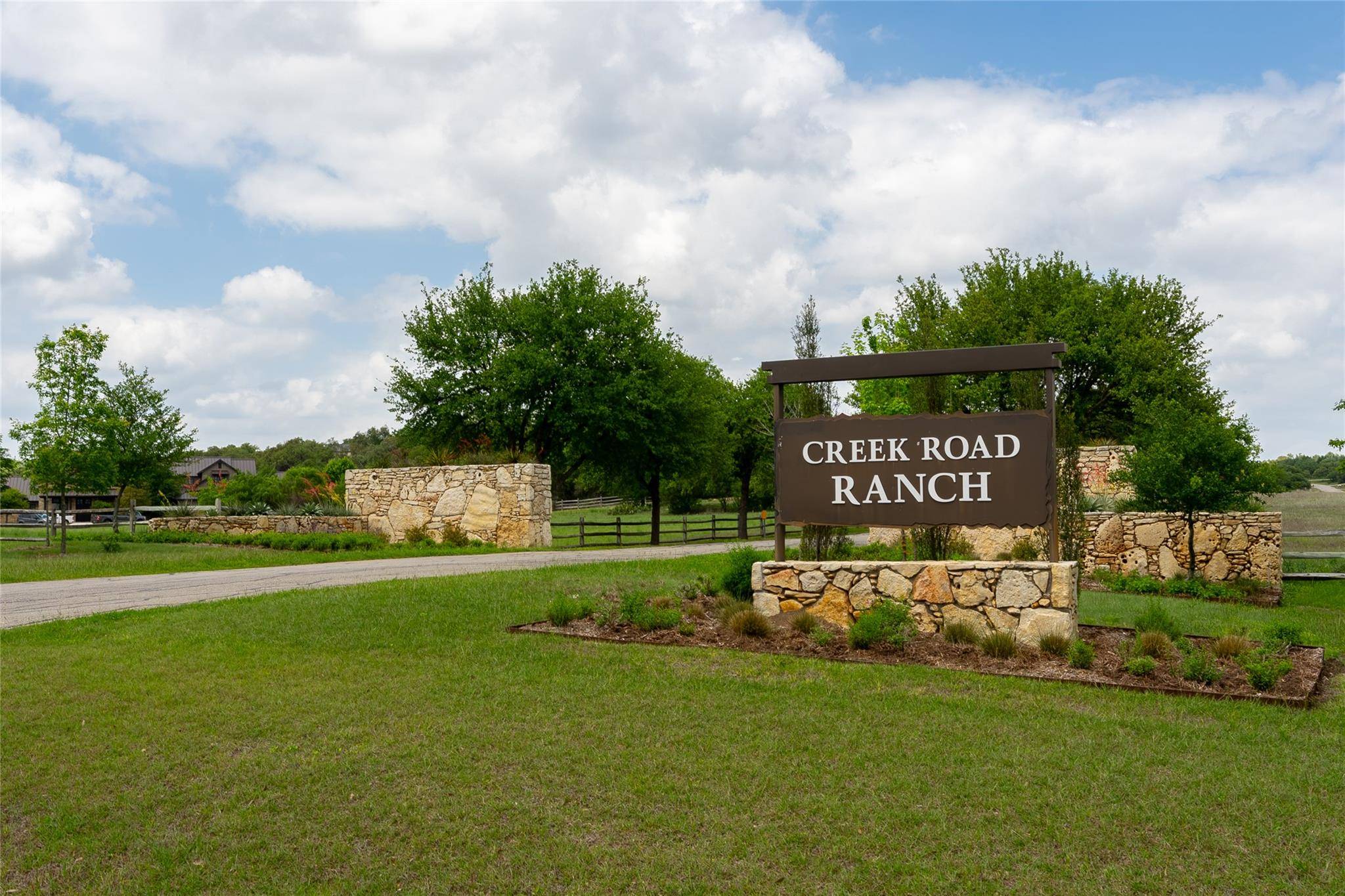 523 Dario DR, Dripping Springs, TX 78620