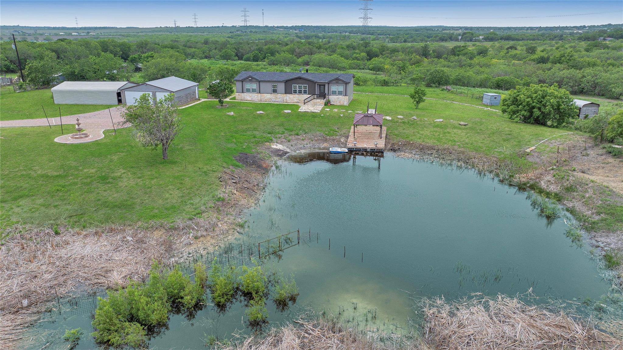 480 Holz RD, Niederwald, TX 78640