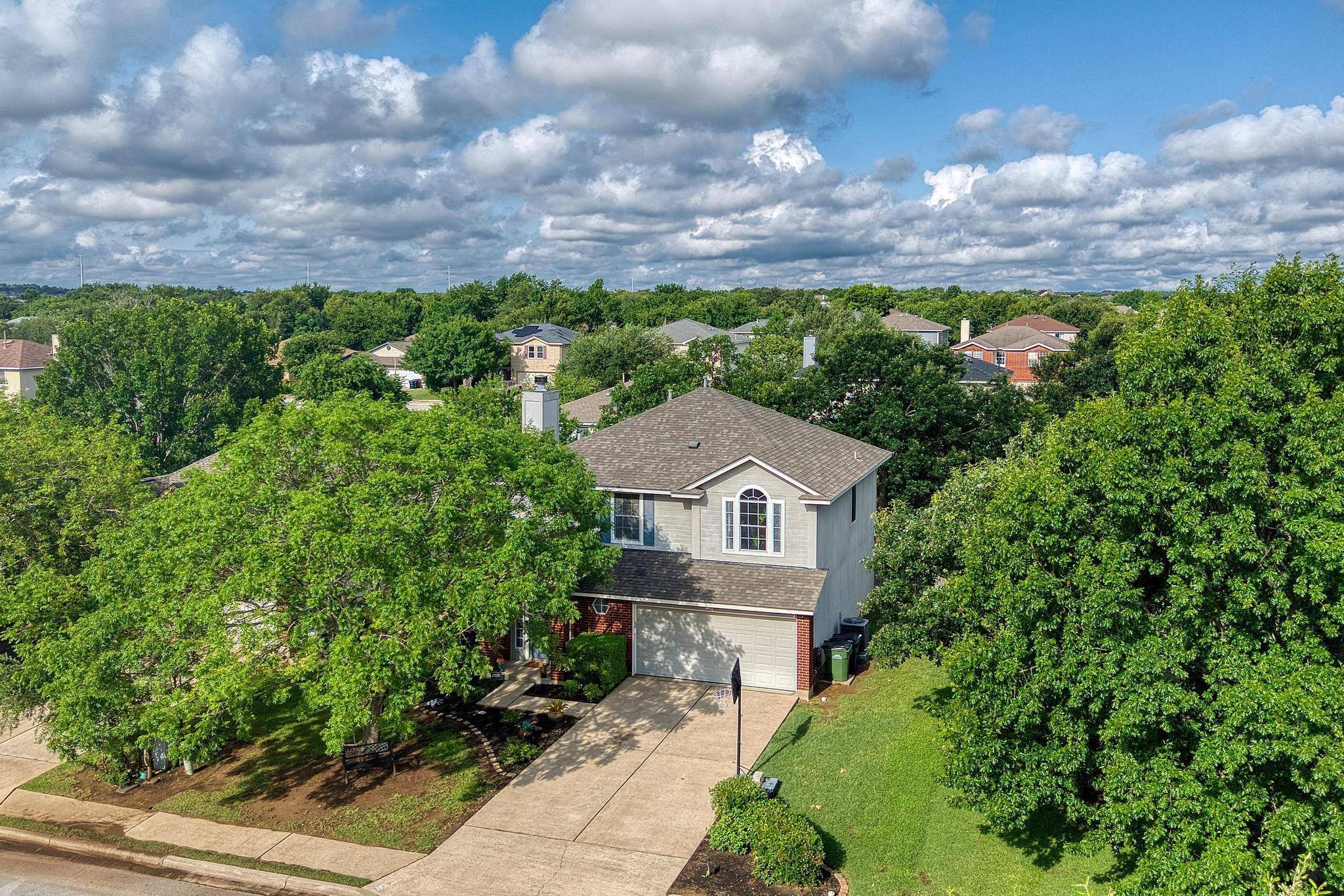 703 Sparkling Brook LN, Leander, TX 78641
