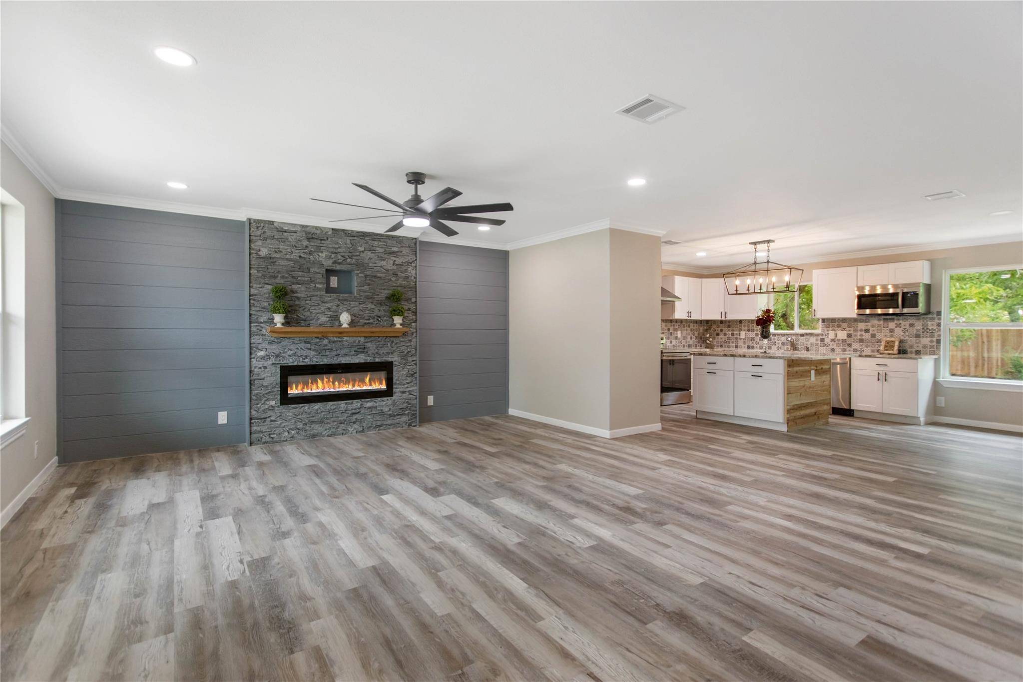 904 Westview CIR, Caldwell, TX 77836