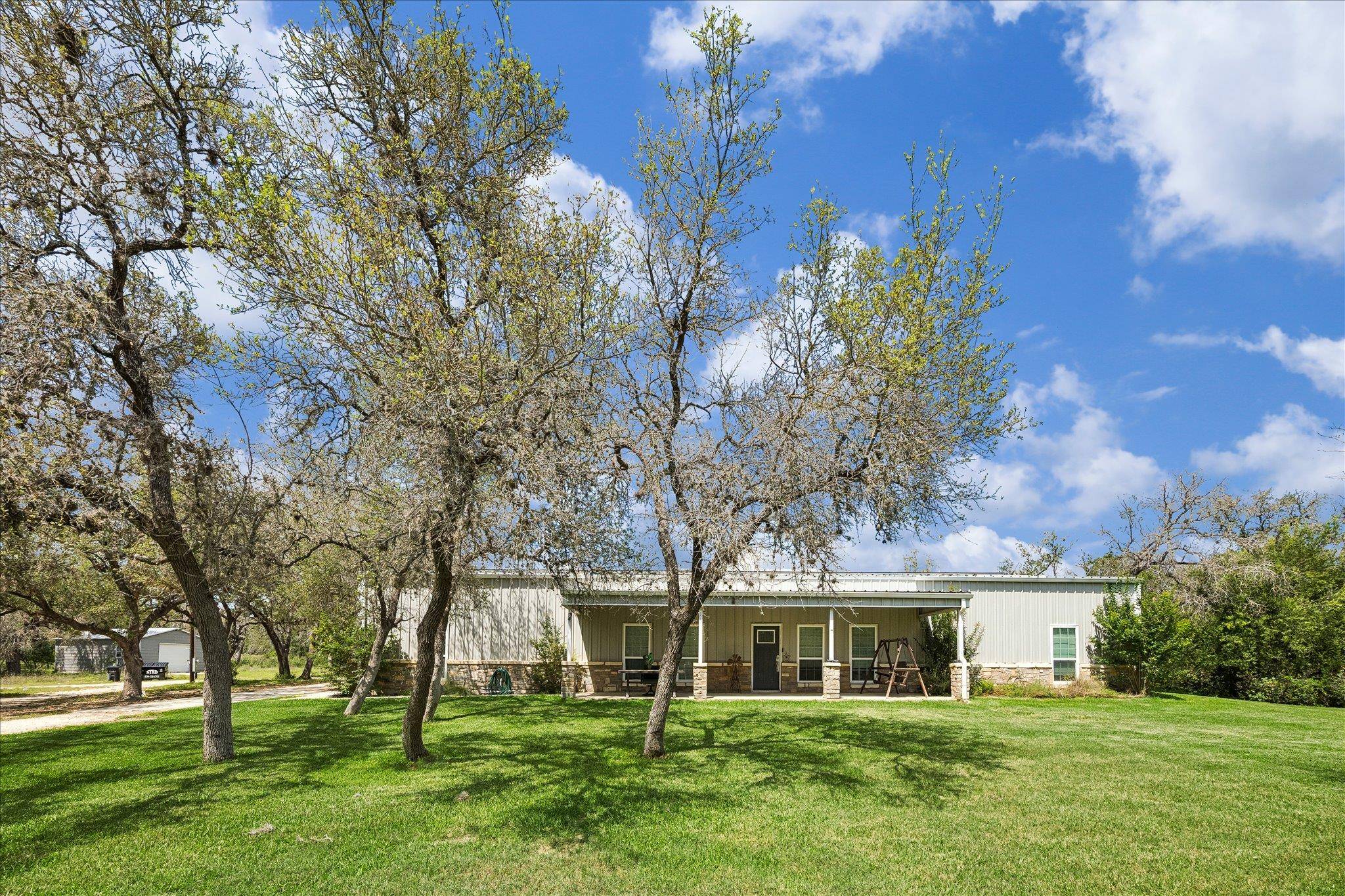 575 County Road 342, Hondo, TX 78801