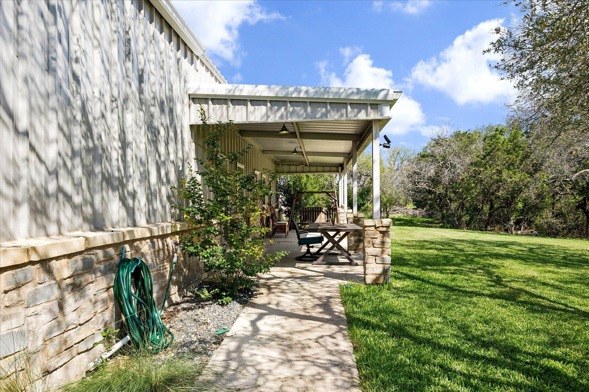 575 County Road 342, Hondo, TX 78801