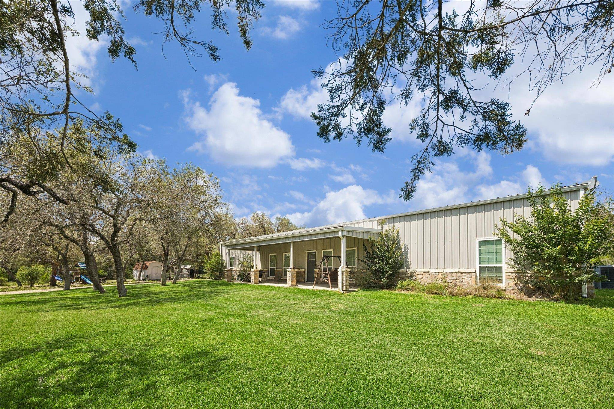 575 County Road 342, Hondo, TX 78801