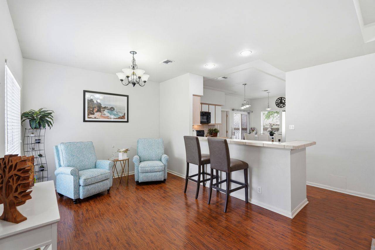 267 Mooring CIR, Lakeway, TX 78734