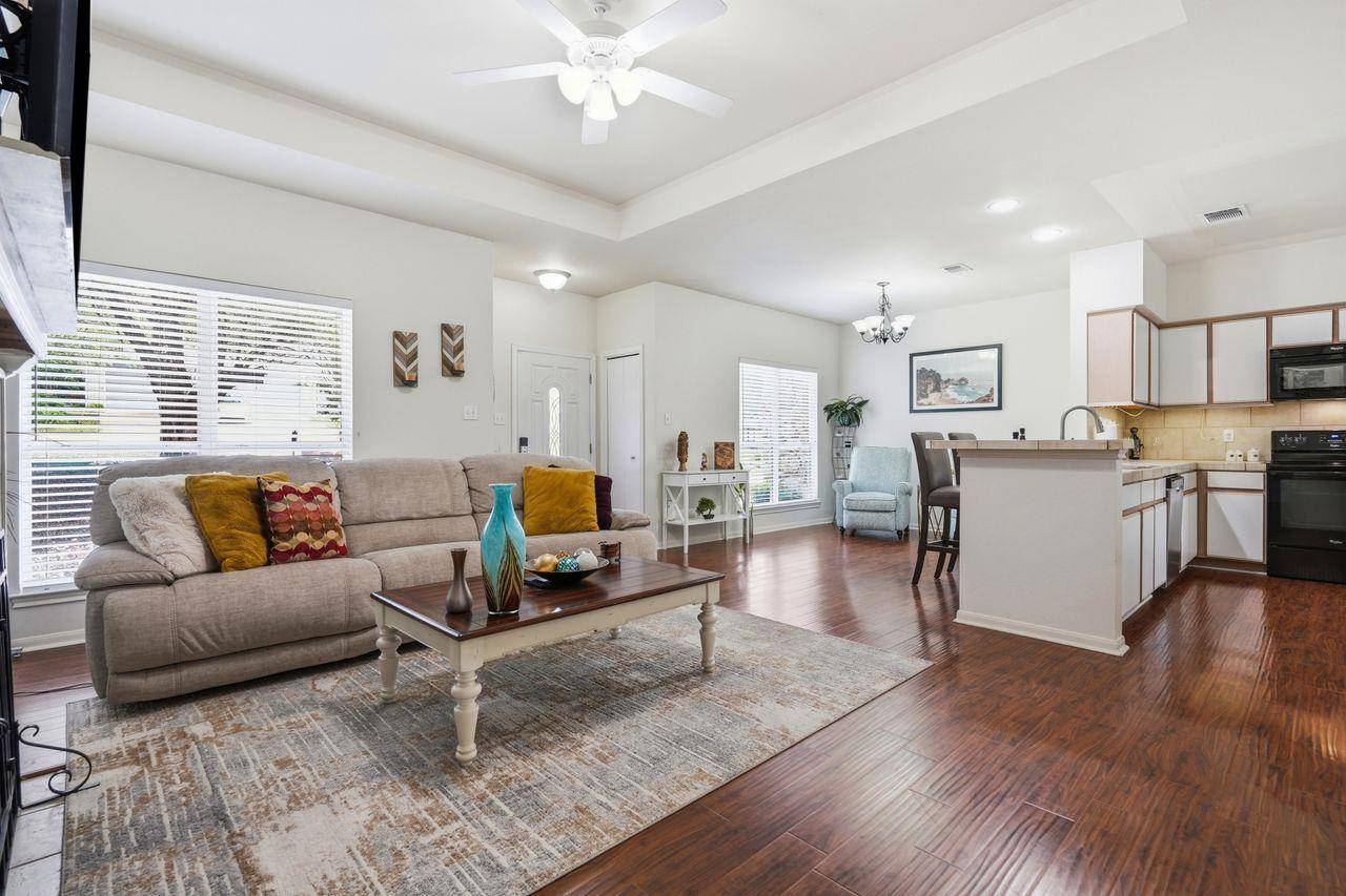 267 Mooring CIR, Lakeway, TX 78734