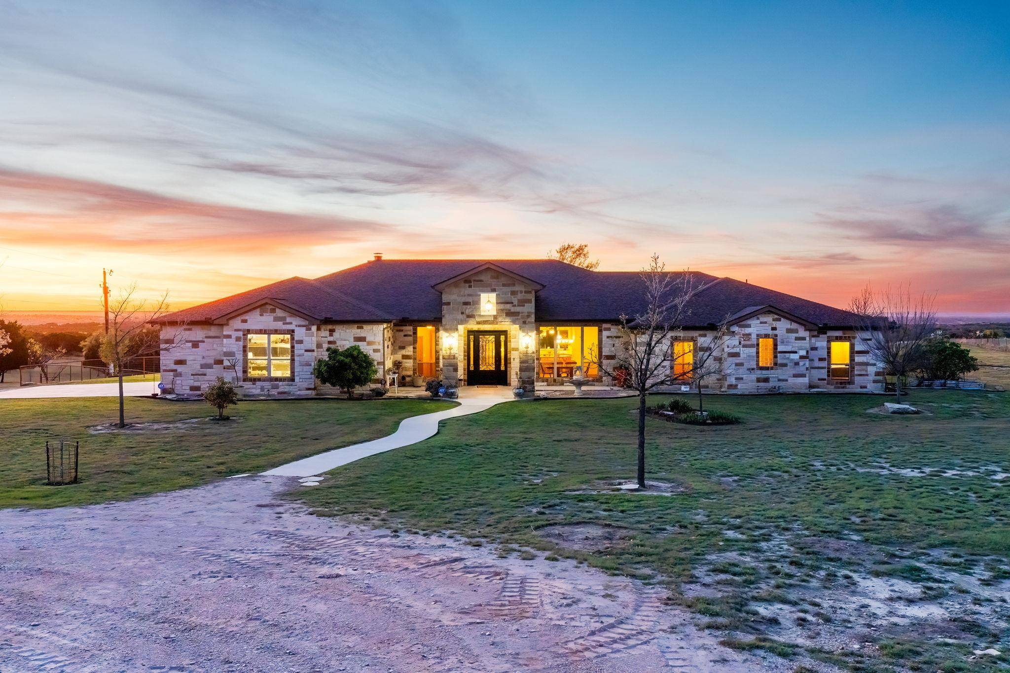 5450 County Road 101, Lampasas, TX 76550