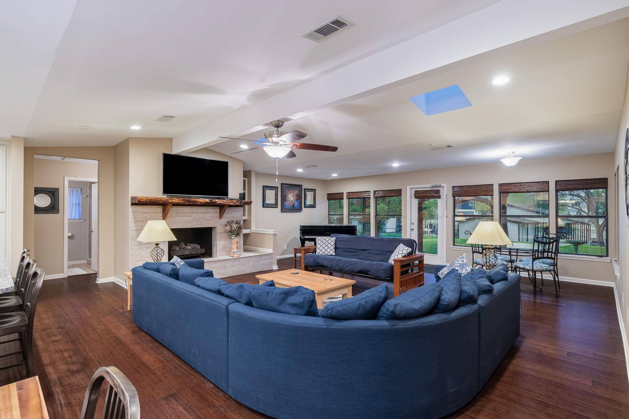 206 E Pheasant RD, Highland Haven, TX 78654