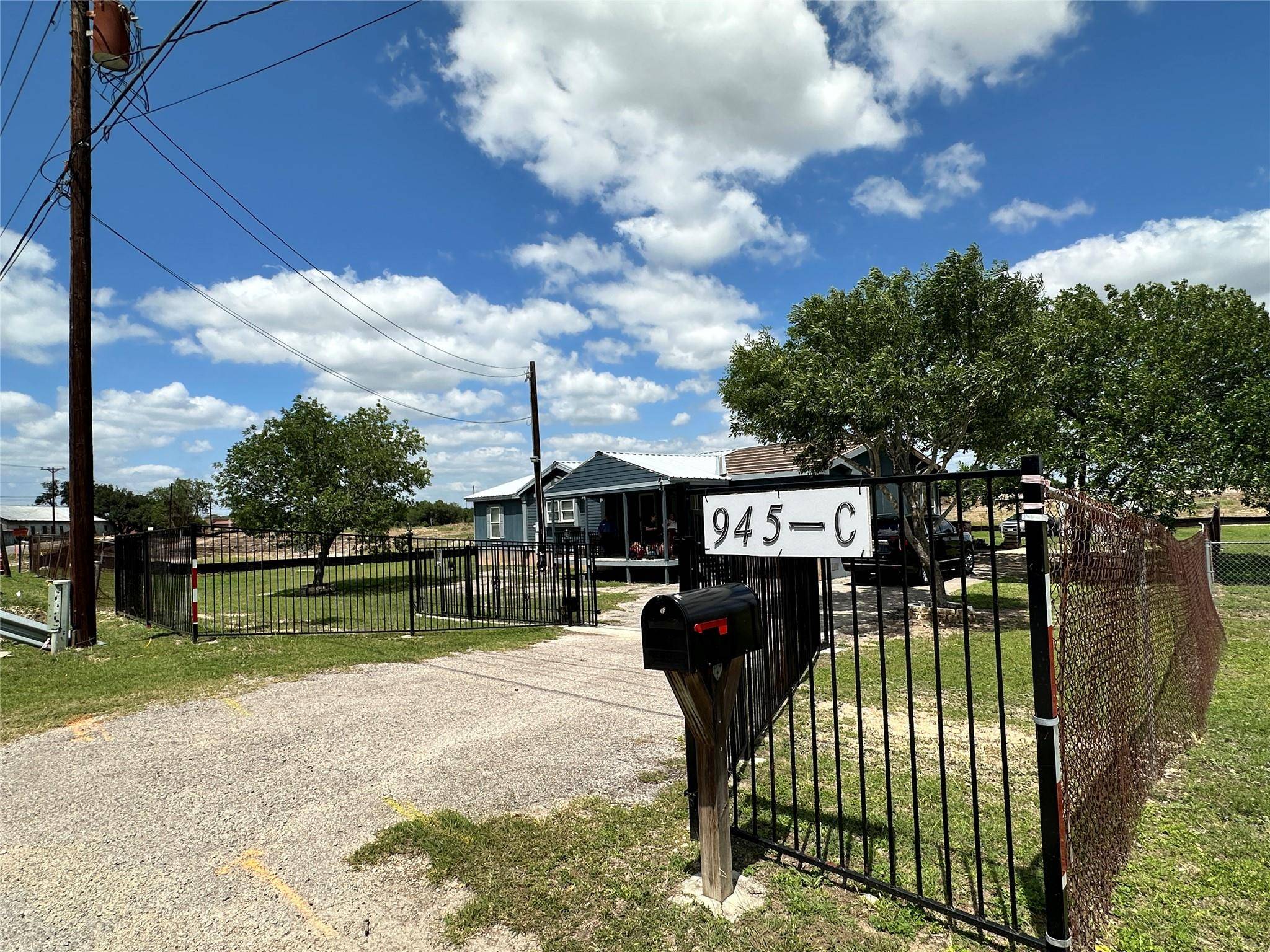 945 Old San Antonio RD #C, Buda, TX 78610